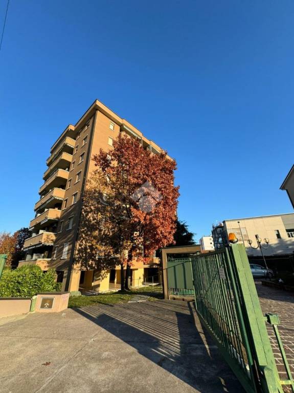 Appartamento in vendita a Monza via Bruno Sangalli, 3