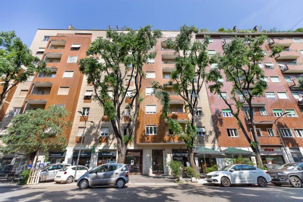 Appartamento in vendita a Milano via p. Eugenio, 21