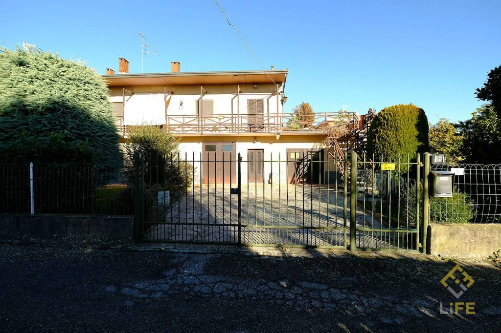 Villa Bifamiliare in vendita a Marano Ticino via Mezzomerico, 5