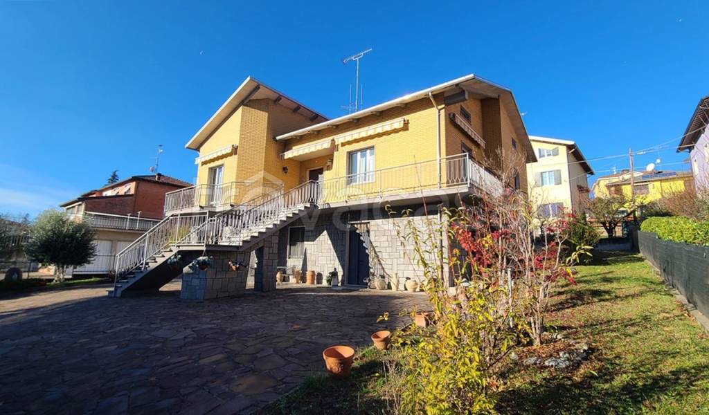 Villa in vendita a Medesano via San Martino, 58