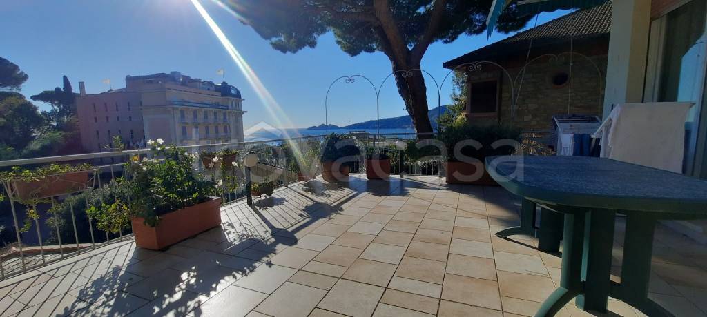 Appartamento in vendita a Rapallo via Privata Primavera