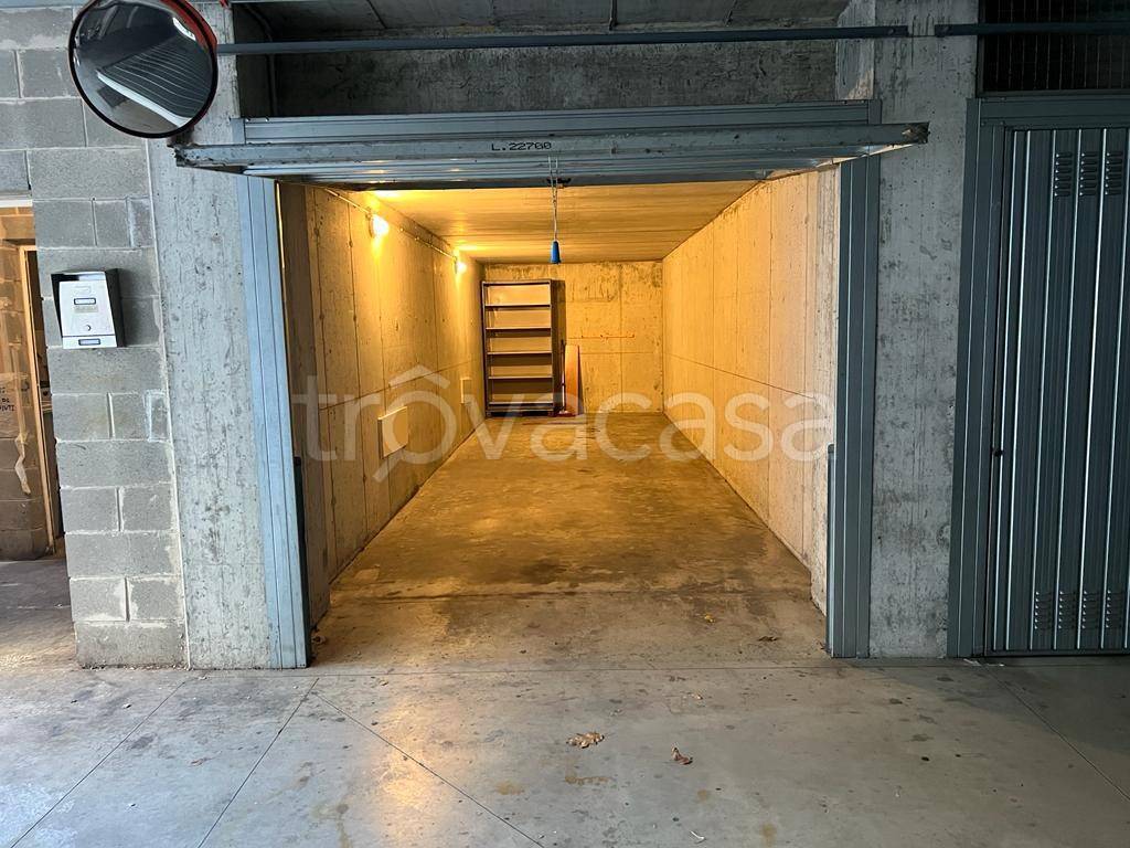 Garage in vendita a Seriate via Monte Cervino, 6