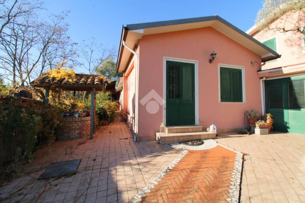 Casa Indipendente in vendita a Rimini via del Poggio