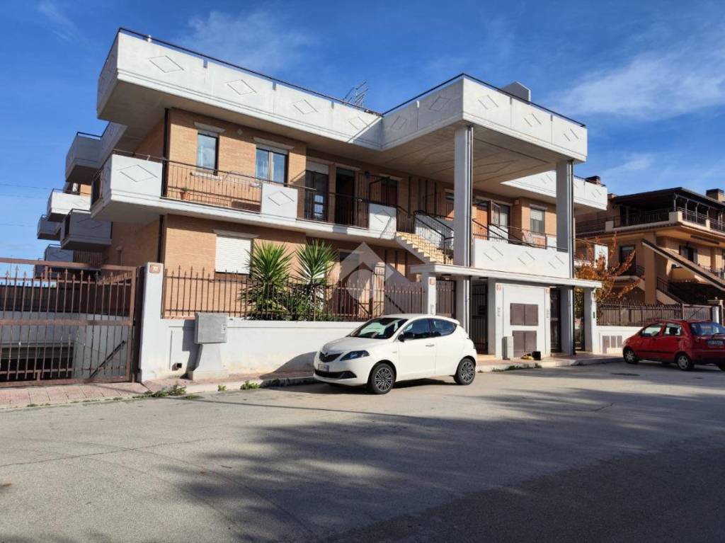 Appartamento in vendita a San Severo via Attilio Lombardi, 67