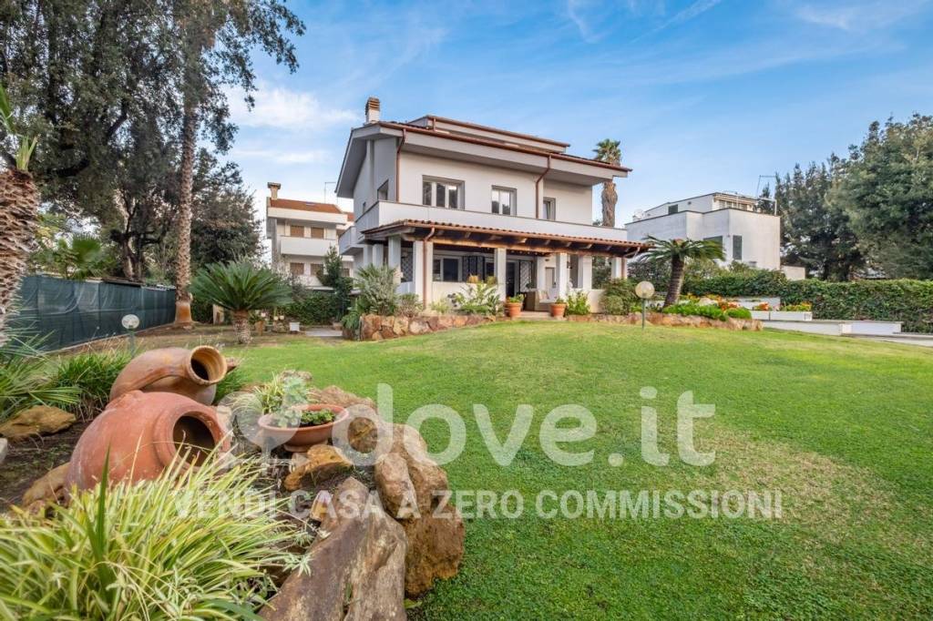 Villa in vendita a Fiumicino via Giulianova, 40