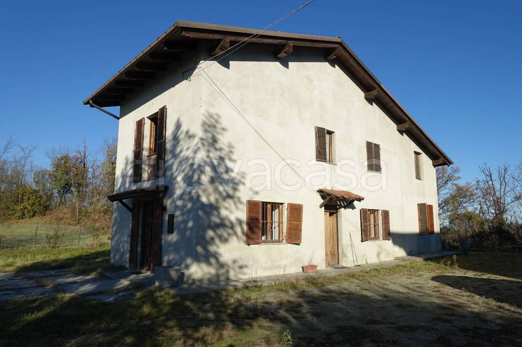 Casale in vendita a Ponzano Monferrato via Amedeo Duca d'Aosta