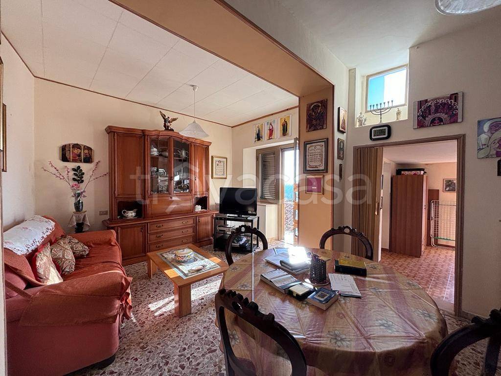 Appartamento in vendita a Loreto Aprutino via Guglielmo Marconi