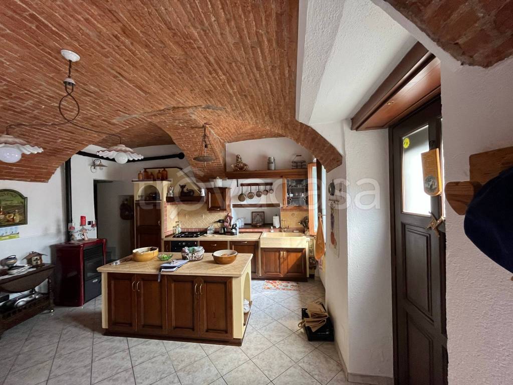 Casa Indipendente in vendita a Caraglio via Bernezzo, 11
