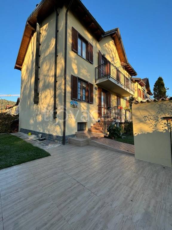 Villa a Schiera in vendita a San Fermo della Battaglia via Giovanni Falcone