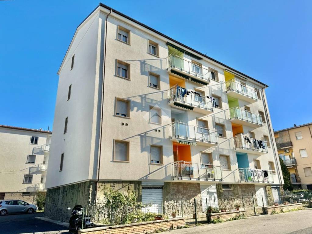Appartamento in vendita a Viterbo via francesco cristofori