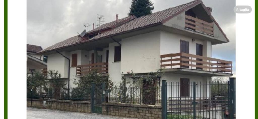 Villa Bifamiliare in vendita a Leonessa via Aldo Moro