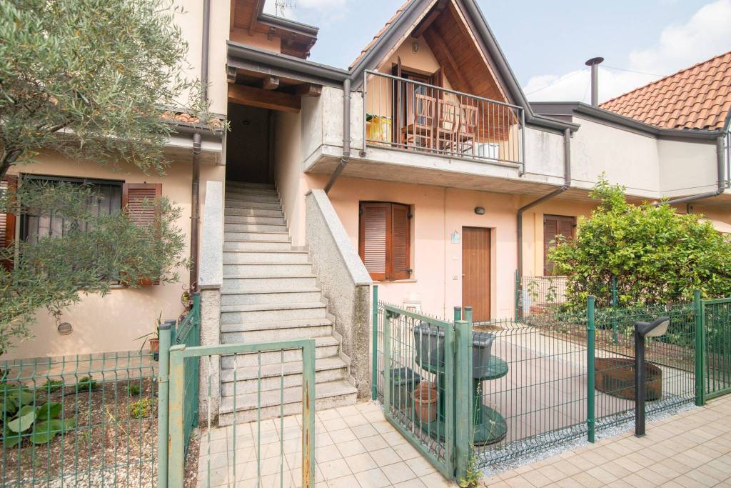 Appartamento in vendita a Trezzano Rosa via Roma, 47