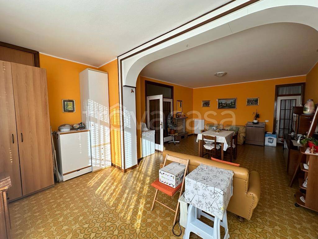 Appartamento in vendita a Villa d'Adda via Peschiera, 25