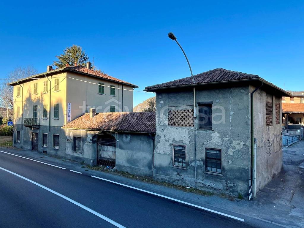 Intero Stabile in vendita a Brivio via Como, 52/54