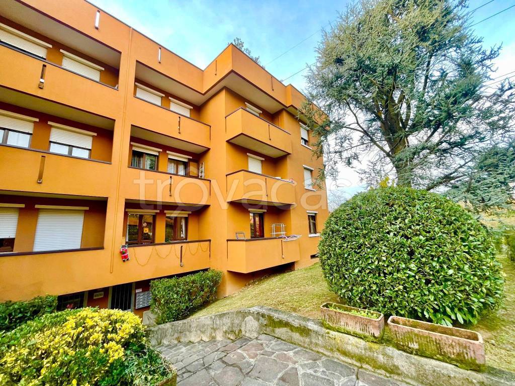 Appartamento in vendita a Capriolo via Roma