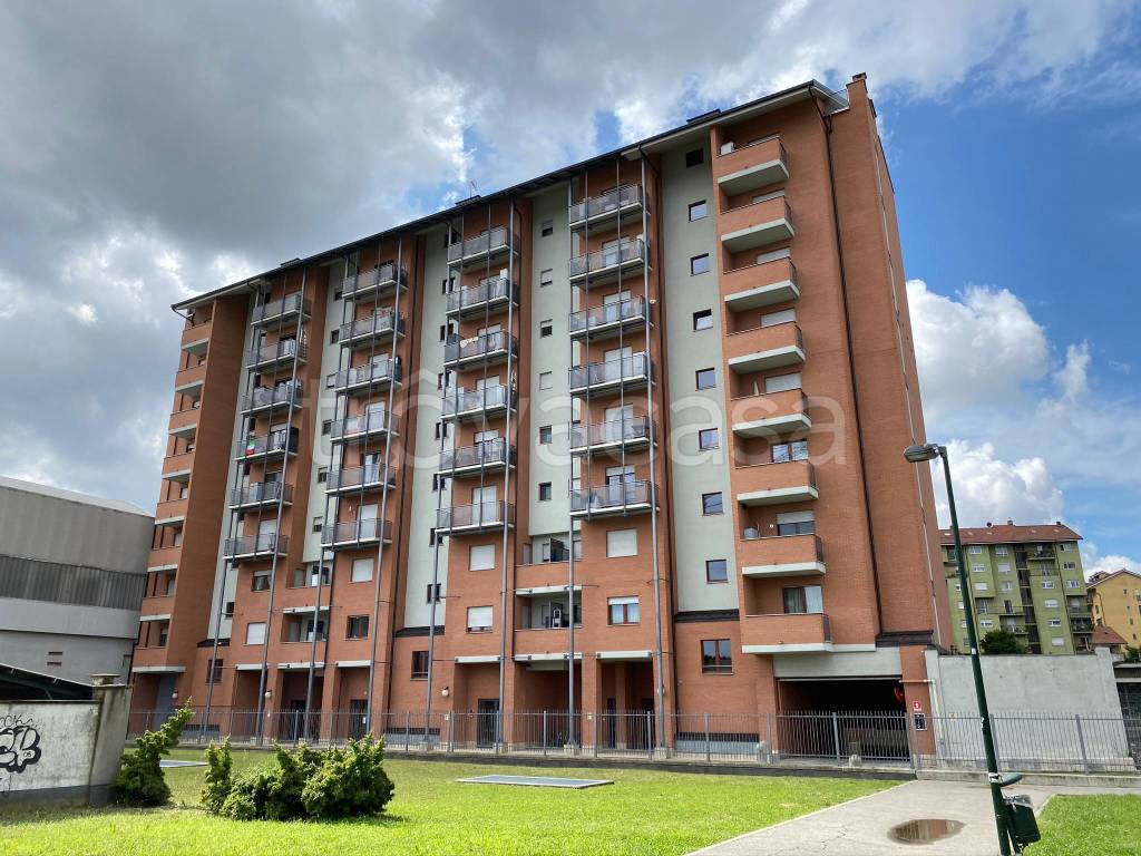Appartamento in affitto a Torino strada di Settimo, 158