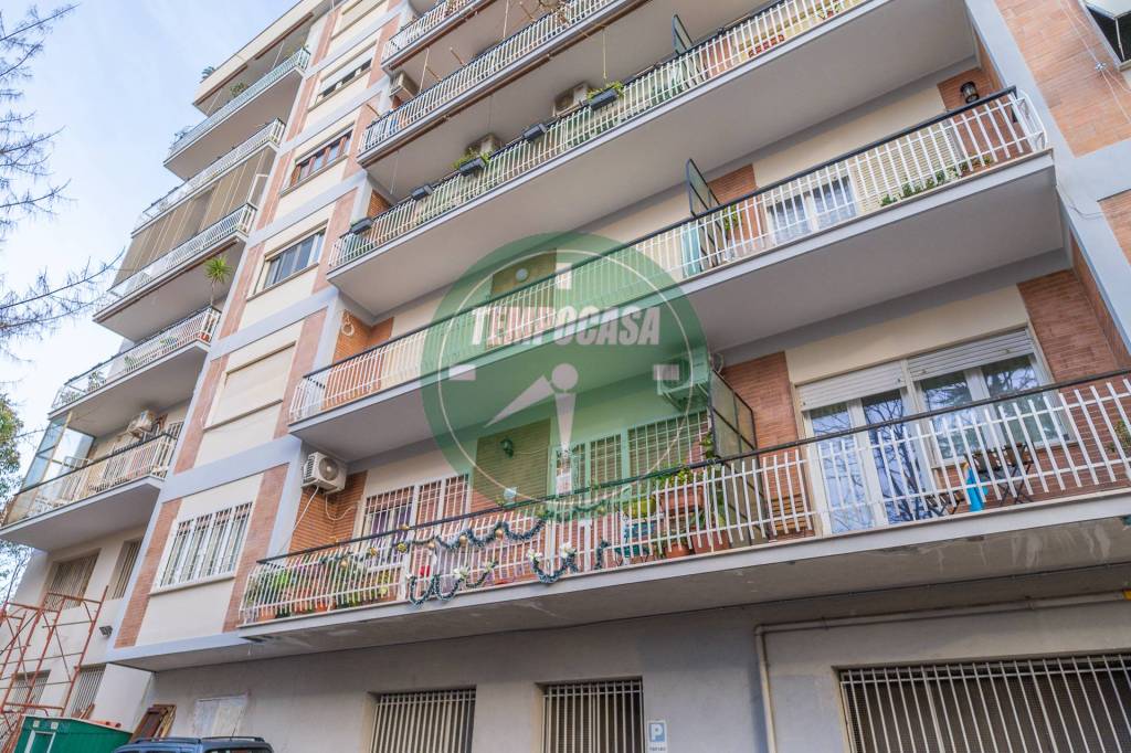 Appartamento in vendita a Roma via Capua