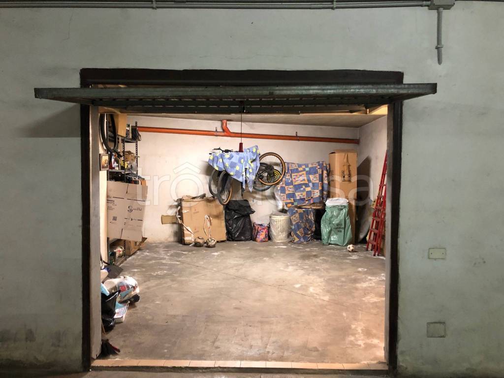 Garage in vendita a Palermo via Cl. 31, 5