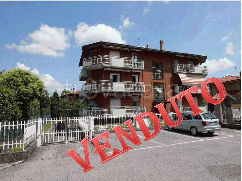 Appartamento in vendita a Madone vicolo Redipuglia , 1