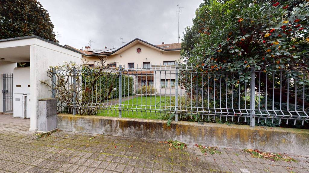 Villa a Schiera in vendita a Segrate via Cristei