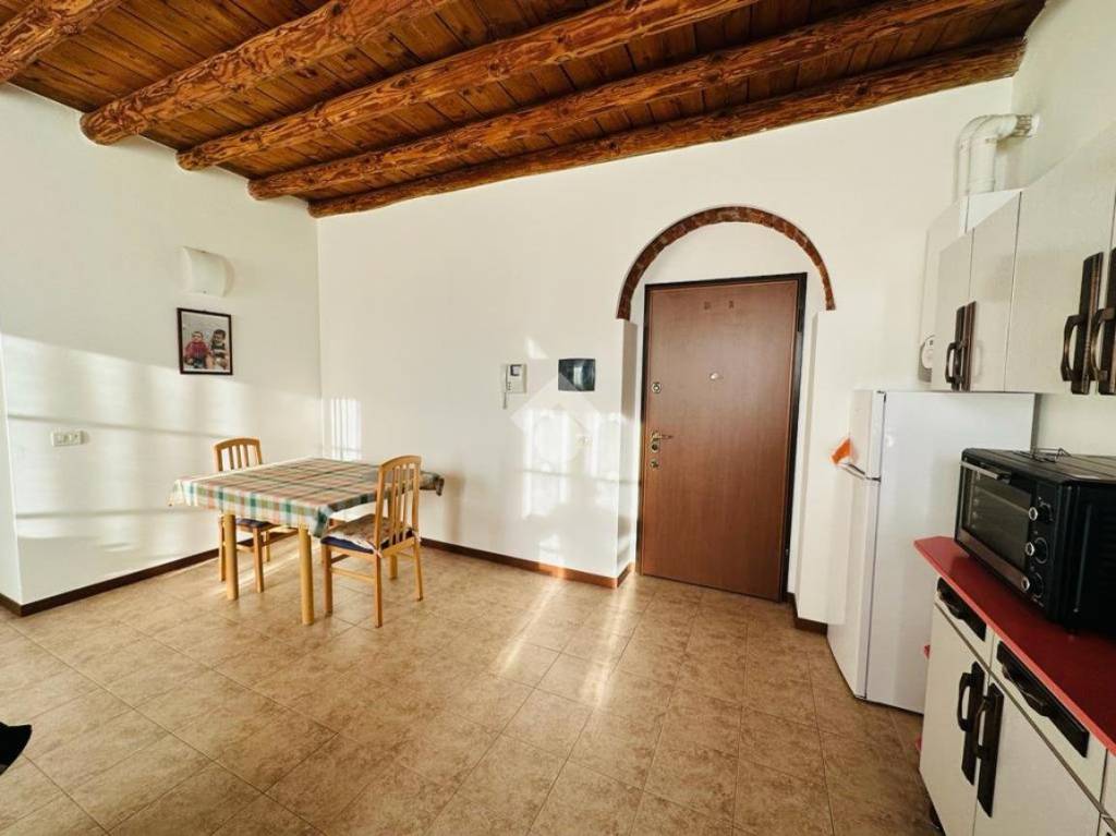 Appartamento in vendita a Barlassina via Parini, 4