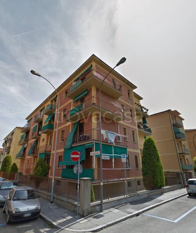 Appartamento in affitto a Bologna via Giorgio Vasari