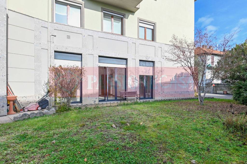Appartamento in vendita ad Albano Sant'Alessandro via Papa Giovanni xxiii, 27/1