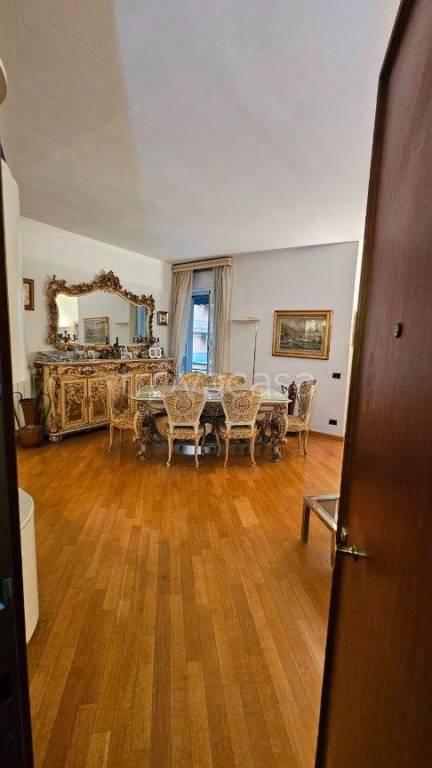 Appartamento in vendita a Genova via Vesuvio, 2