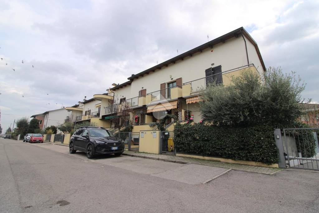Villa a Schiera in vendita a Bertinoro via Gioacchino Rossini, 165
