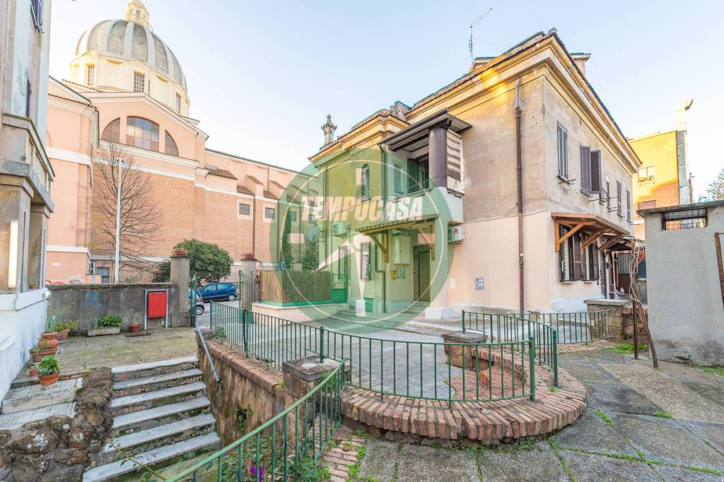 Appartamento in vendita a Roma via Giacomo Rho