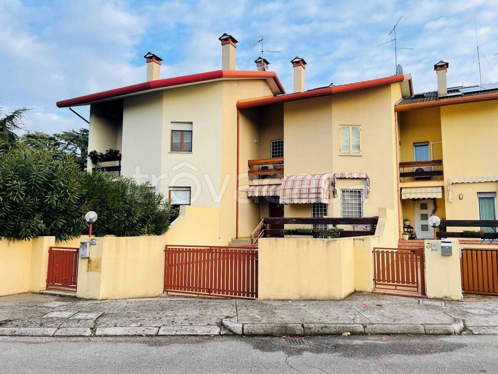 Villa a Schiera in vendita a Udine via Monte Cimone, 11