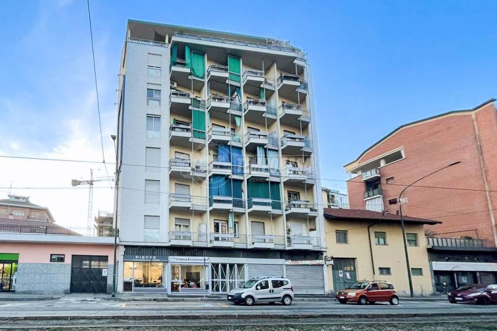 Appartamento in vendita a Torino via lanzo 17