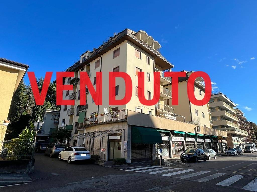 Appartamento in vendita a Varese via Francesco Crispi