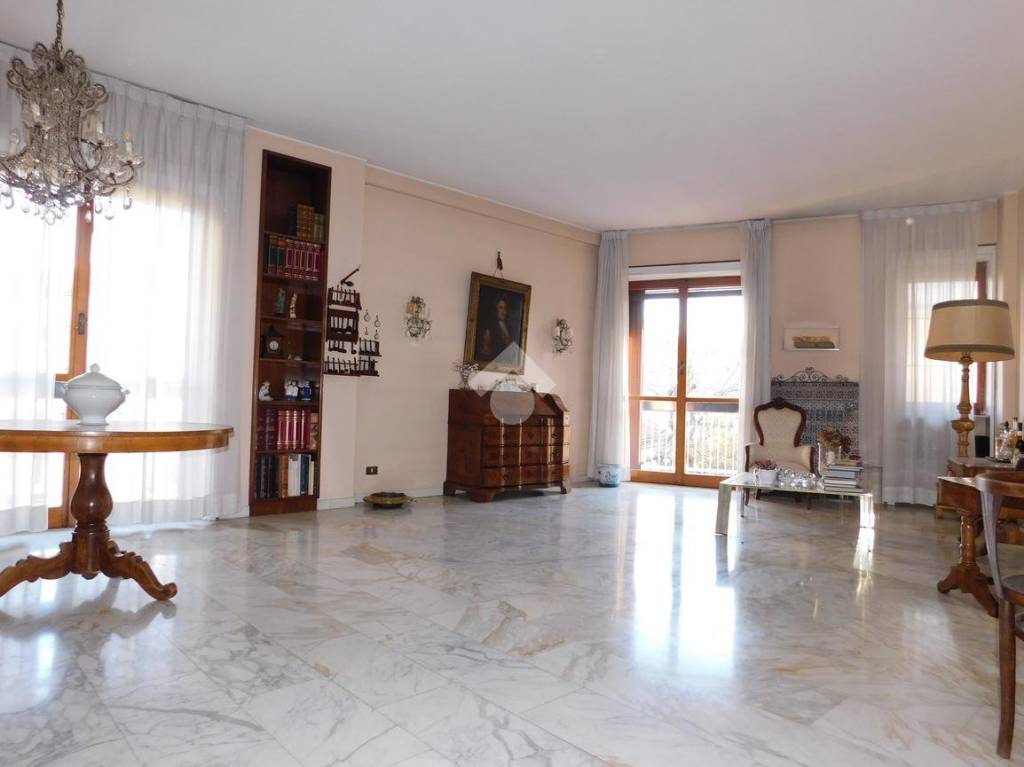 Appartamento in vendita a Milano via Cola di Rienzo, 44