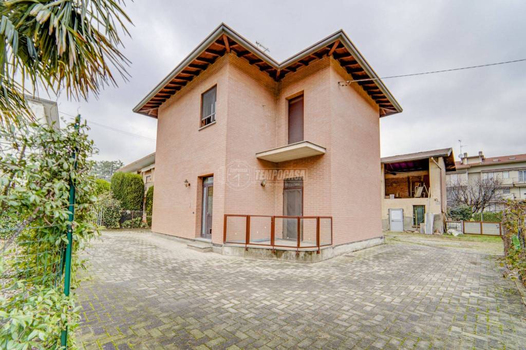Villa Bifamiliare in vendita a Cassano Magnago via brogioli 33
