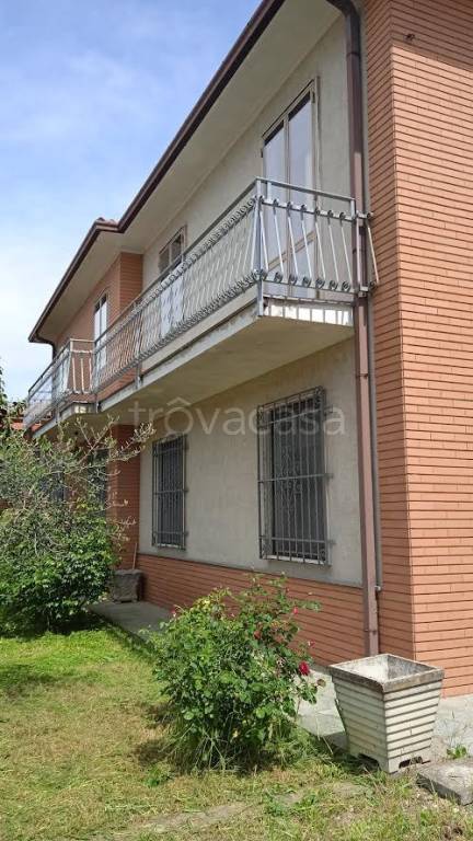 Villa in vendita a Sale via Alcide De Gasperi