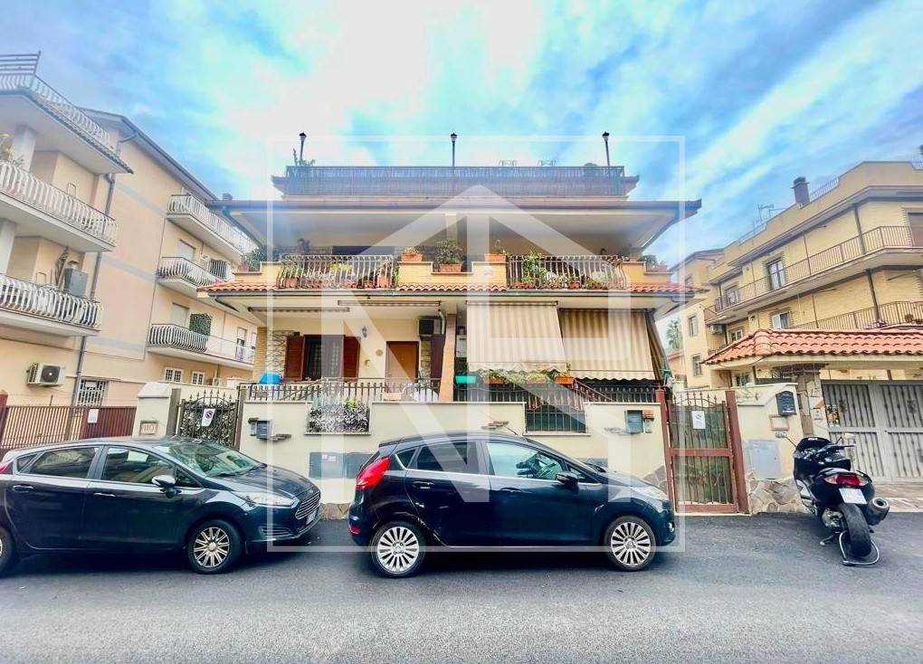 Appartamento in vendita a Roma via Salemi, 108