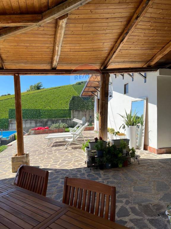 Villa in vendita a Penne c.Da Colle Maggio, 29