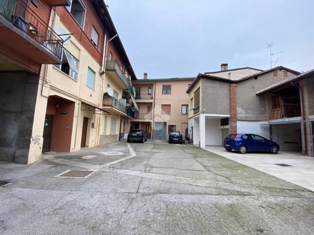 Appartamento in vendita a Castel Rozzone via Dante Alighieri, 19
