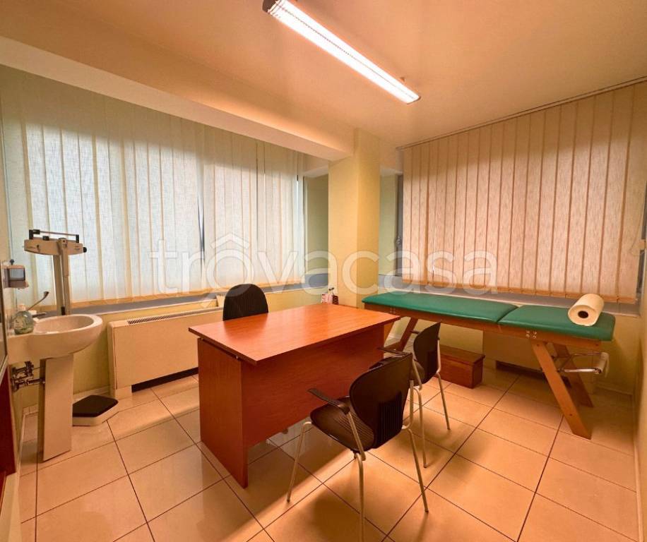 Ufficio in in affitto da privato a Prato via Galcianese, 99
