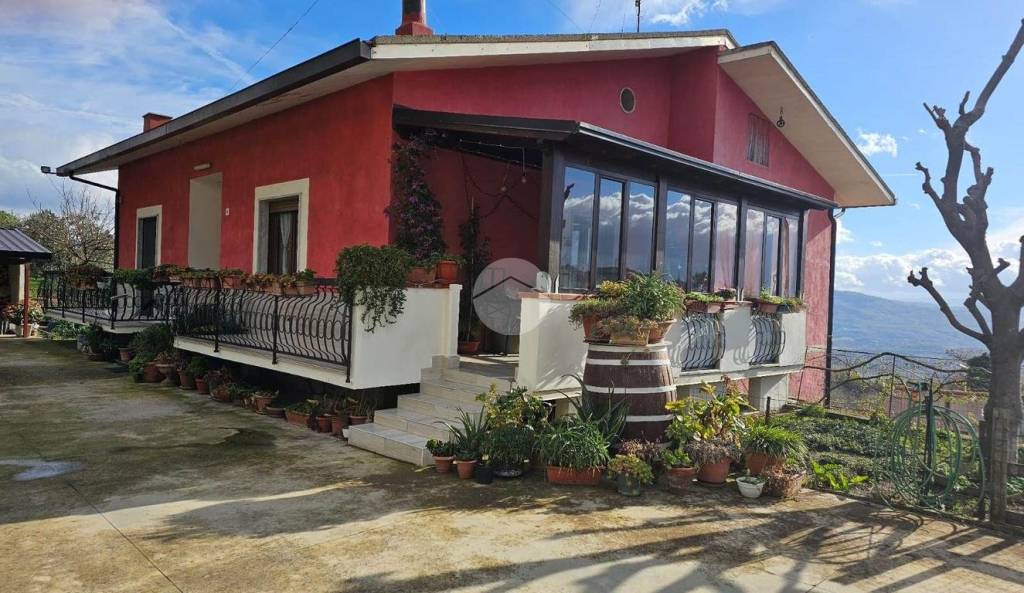 Villa in vendita a Montesarchio via strada vicinale cantravo, 13
