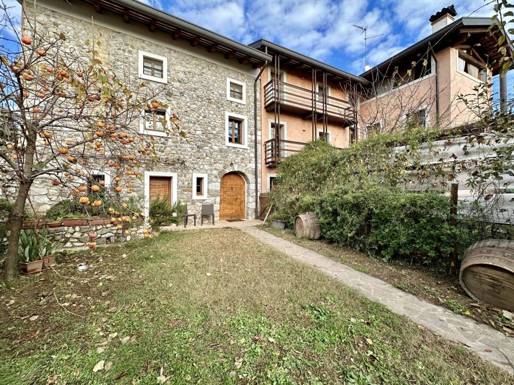 Villa Bifamiliare in vendita a Martignacco via Delser, 48