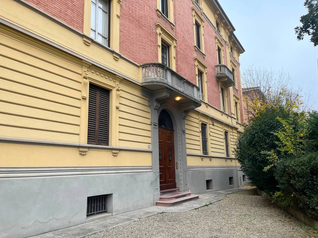Appartamento in vendita a Bologna piazza di Porta Santo Stefano, 2