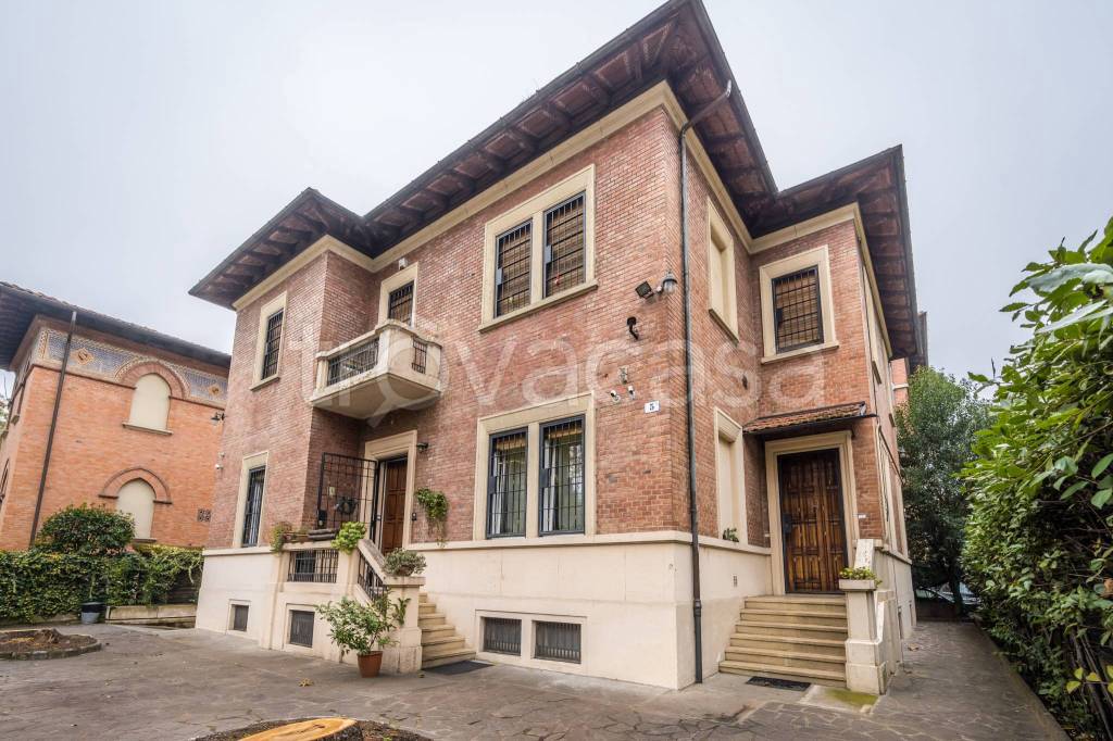 Villa Bifamiliare in vendita a Bologna
