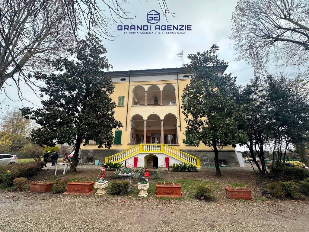 Villa Bifamiliare in vendita a Parma strada Quarta