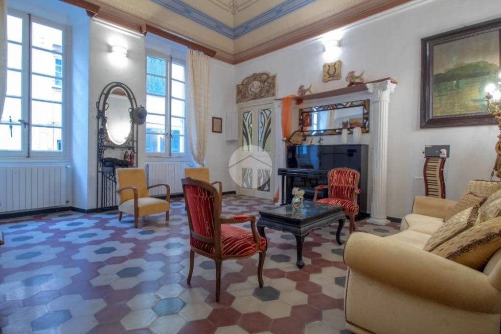 Appartamento in vendita a Imperia via Giuseppe Mazzini, 21