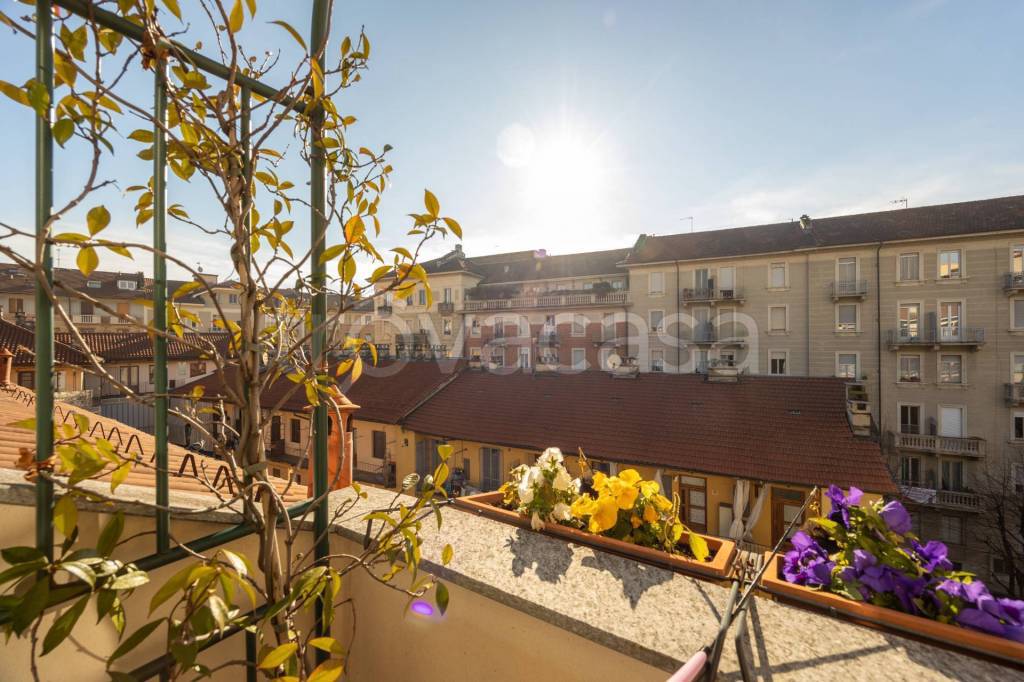 Appartamento in vendita a Torino via Vespucci, 53