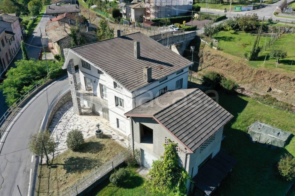 Villa in vendita a Ponte in Valtellina via Guicciarda, 2