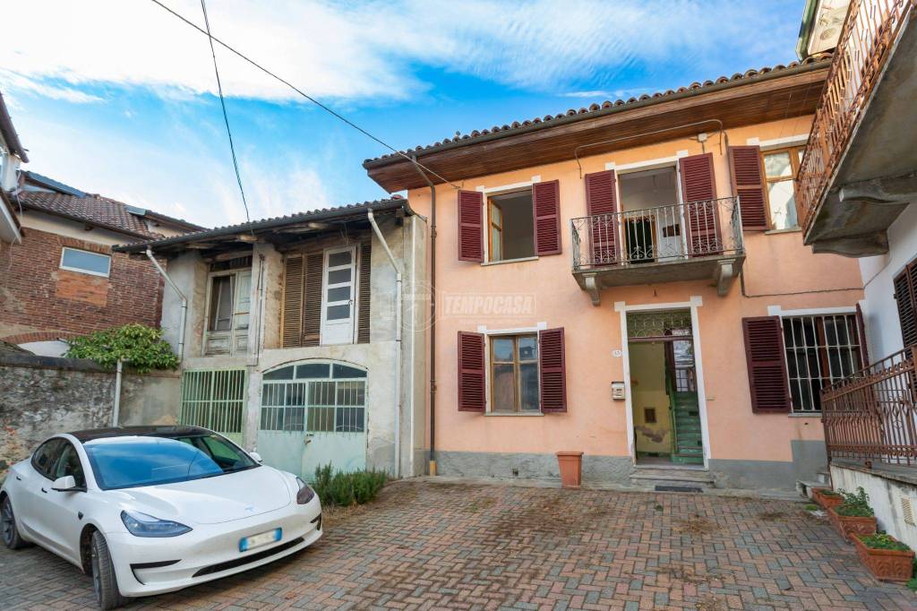 Casa Indipendente in vendita a Castagneto Po via roma 13