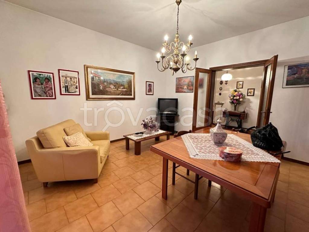 Appartamento in vendita a Fiorenzuola d'Arda via valla